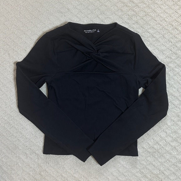 ABERCROMBIE Women’s Seamless Ribbed twisted Cutout longsleeve top black Sz S - Picture 3 of 4